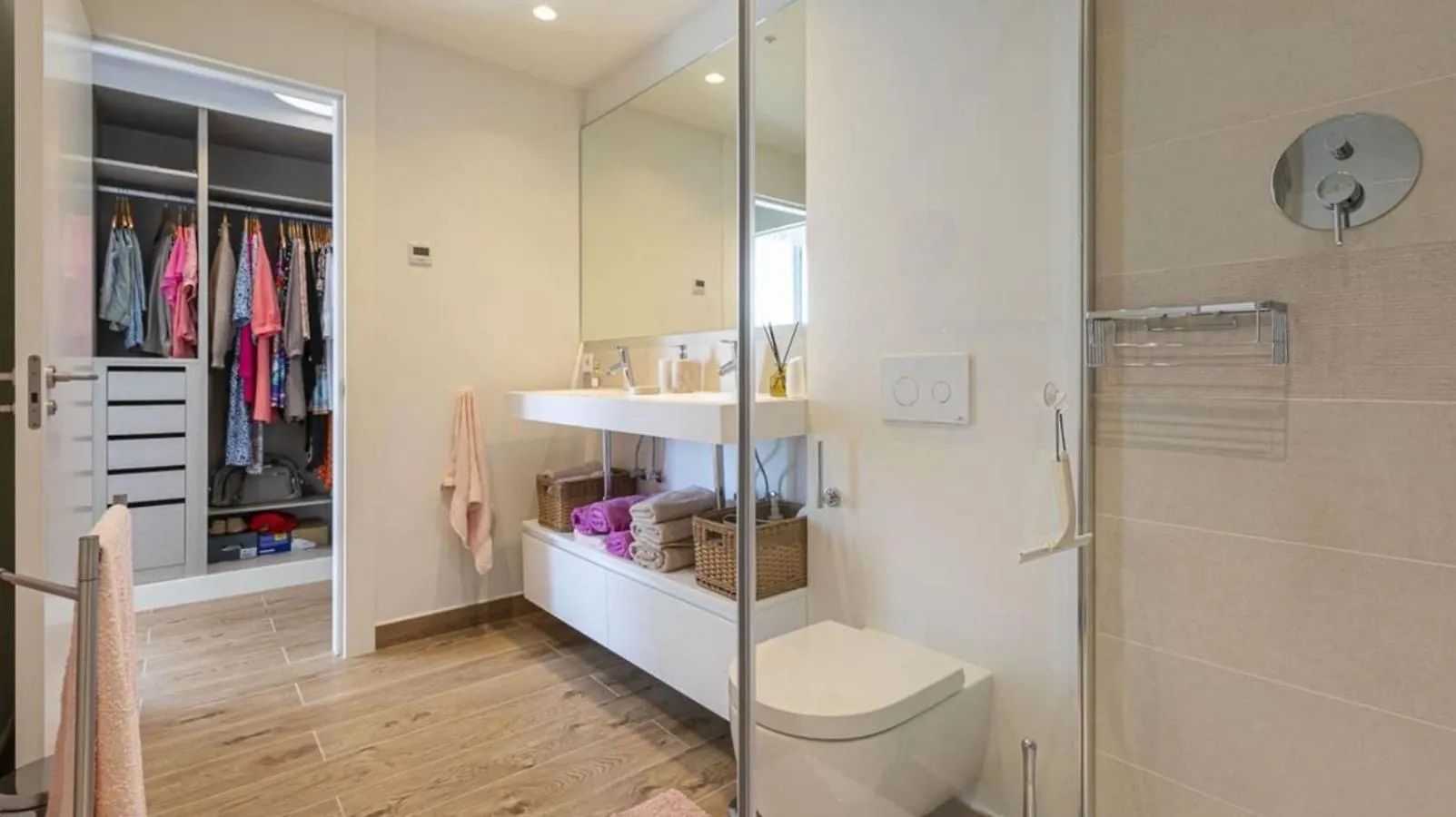 Apartamento Entero En Primer Linea Del Mar La Pineda Spain