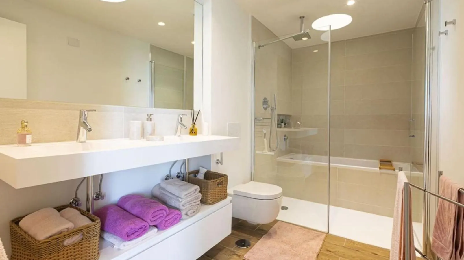 Apartamento Entero En Primer Linea Del Mar La Pineda