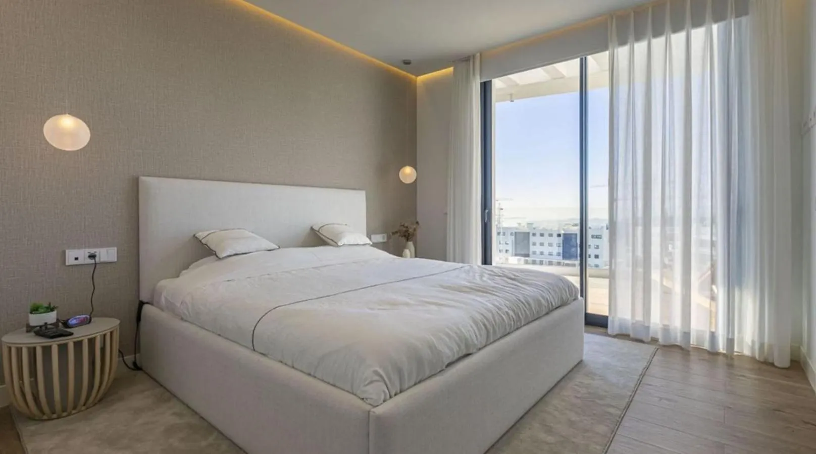 Apartamento Entero En Primer Linea Del Mar La Pineda